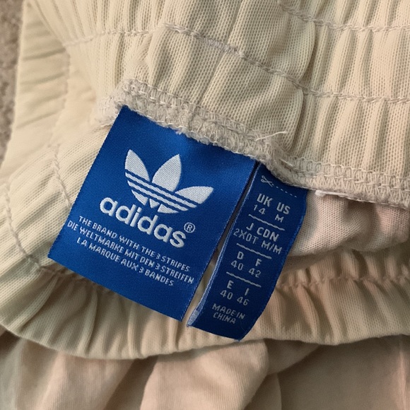 Adidas loose joggers - Picture 3 of 3